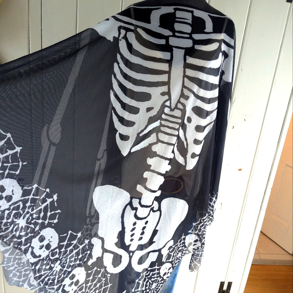 🎃Skeleton Print Poncho NWT O/S - Picture 3 of 11